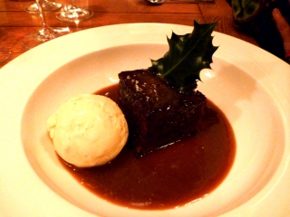 A masterclass in sticky toffee pudding