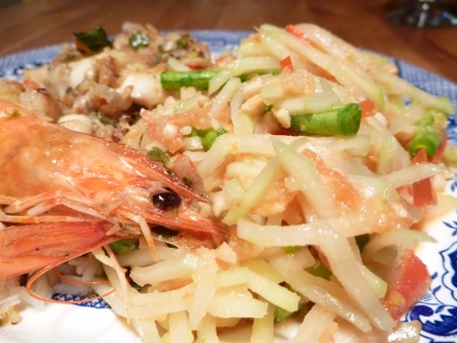 Mmm... Mr Prawn really loves his spicy Som Tam salad!