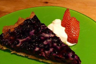 Ignore the photo, bilberry tart needs no accompaniments or garnishes