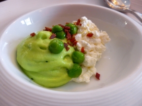Aww... look, it's just peas and cottage cheese, but it was lovely