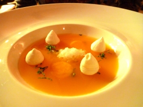 Melon soup, delicious: deep and yet light
