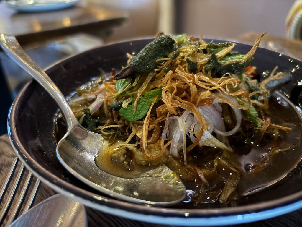 Aubergine larb